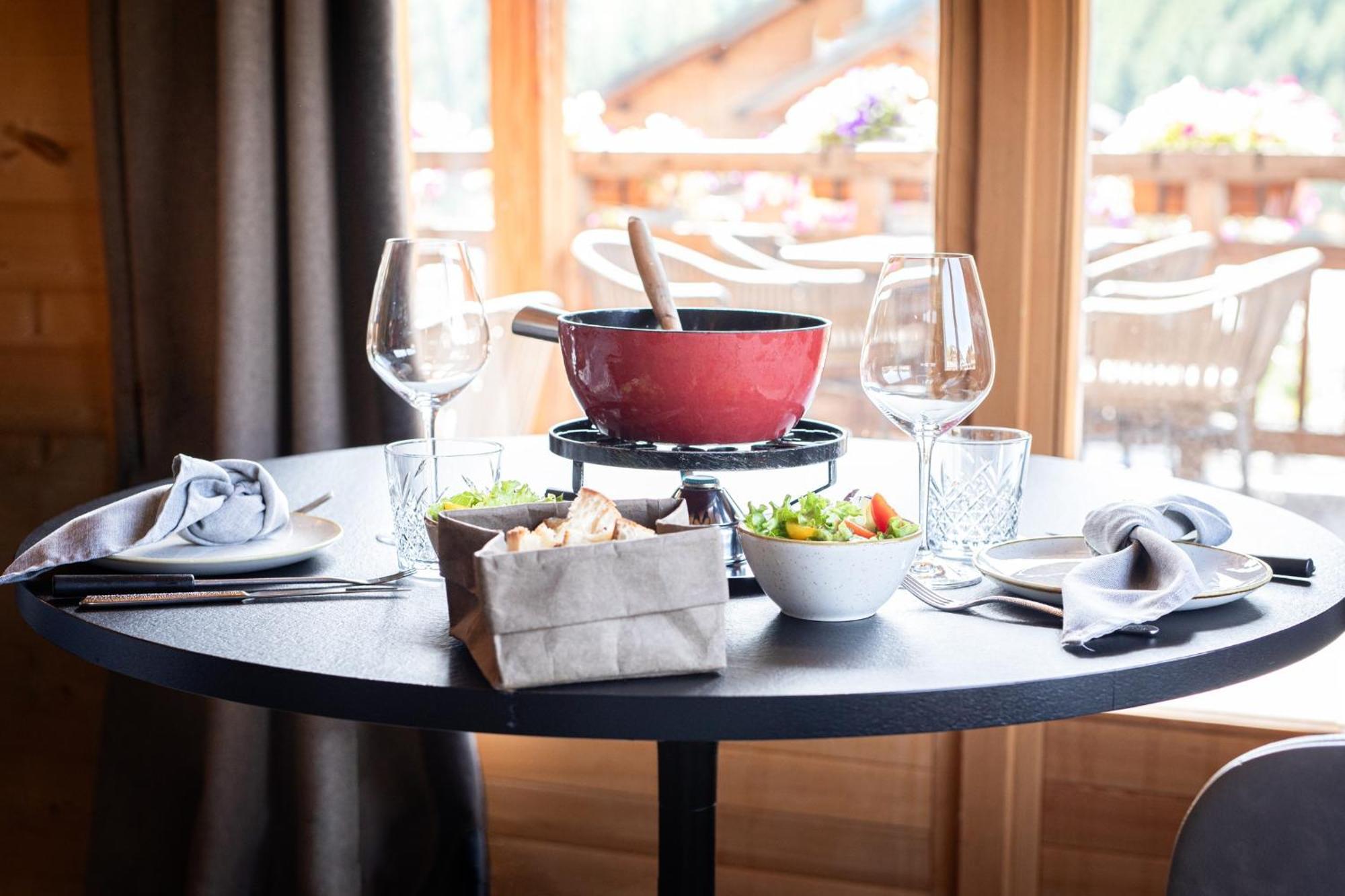 Le Chalet Blanc Hotel & Spa Montgenèvre Dış mekan fotoğraf